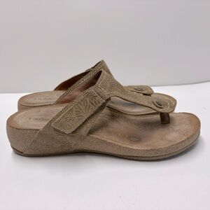 Taos Lucy Thong Embossed Sandals Cork Wedge Sz US 8-8.5 EU 39